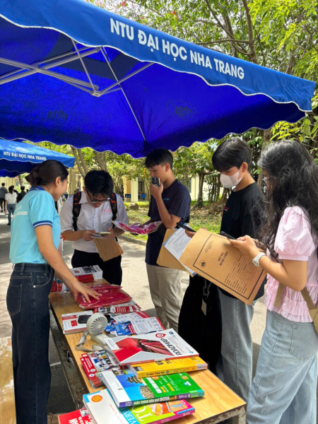 🎉 CHÀO MỪNG TÂN SINH VIÊN K67 – TRƯỜNG ĐẠI HỌC NHA TRANG 🎉